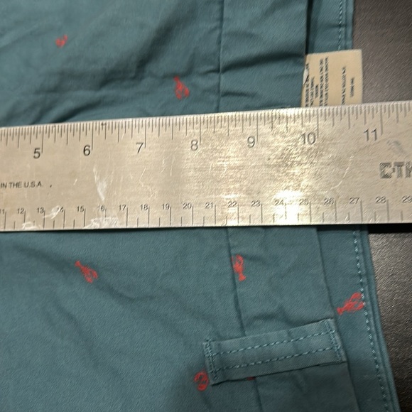 Adorable Magellan lobster print shorts. Size 14 - Picture 6 of 7